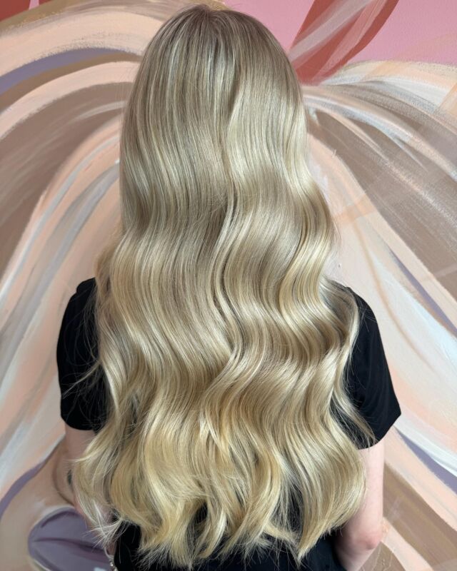 Blonde locks flowing like a fairy tale 🧚‍♀️ 💫

Colour and Styling by Maddy using @wellapro_anz 

#blonde #longhair #fairytale #blondespecialist #brisbane #brisbanehairsalon #ashgrovehairdressers  #hairgoals #dreamhair #blondefoils