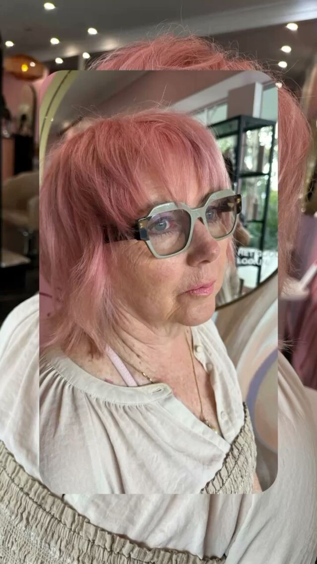 I loved creating the ultimate pinky hues with #shinefinity @wellapro_anz 
Check out our pink queen 💗👑 @janeearl_ 
Hair by @amy_urbanchic_ 

#foreverstylish #pinkhair #funhair #pinkhairdontcare #wellahair #brisbanehairsalon #ashgrove #shorthair #hairinspo