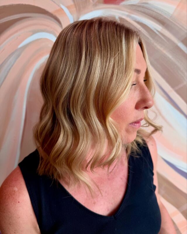 Sweet as honey and twice as golden 🍯✨

Style Cut & Colour By Maddy 

#golden #honeyblonde #blondehair #hair #highlights #brisbanehairdresser #hairspecialist #balayageartists #ashgrovehairdressers