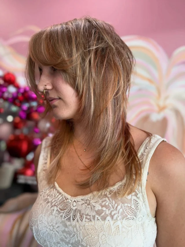 💎Textured… Tousled…
& Touched by Couture Colour 🖍️
The elevated wolf cut you didn’t know you needed 🚦

Hair By Jaydee 

#wolfcut #shaghaircut #shag #texturedhair #colourspecialist #wellawoman #makeityou #brisbane #brisbanehairsalon #copperblonde #blondesofinstagram