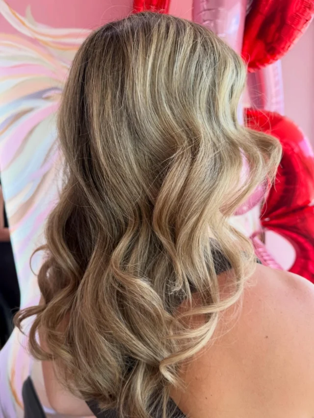 She believed in good hair days 🌸

Hair By Annie 

 #wavyhair #hairgoals #freshhair #hairinspo #trendinghair