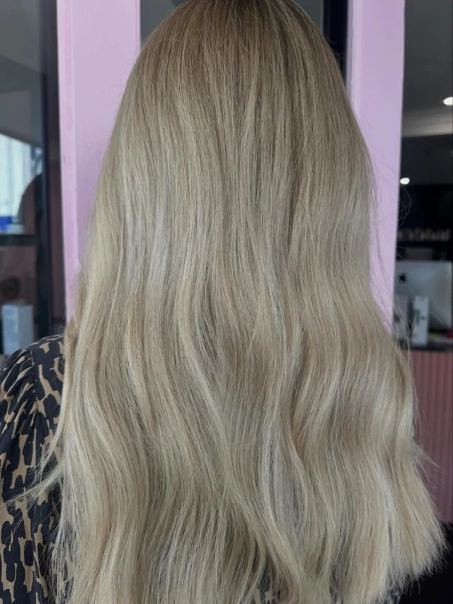 When your blonde is so good its unforgettable 👆🏻💕 #throwback 

@wellapro_anz ♥️

#blondehairspecialist #blondesofinstagram #blonde #blondesdoitbetter