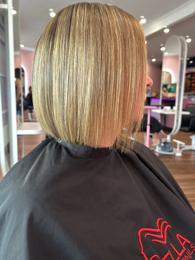 I only wish I took a before pic of this #ultimatesmooth transformation Using @wellapro_anz  #smoothfiller ✨

Hair By @amy_urbanchic_