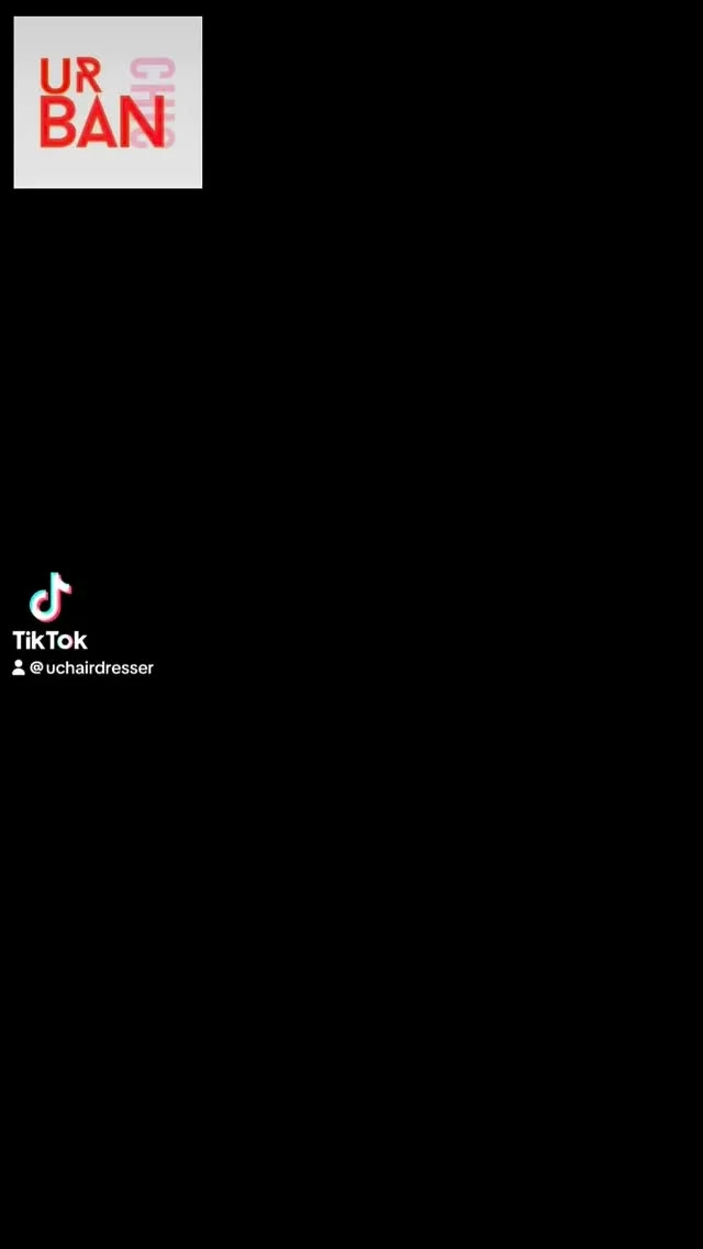 Major colour correction in one session ✨

Removing direct pigment and transitioning to a seamless copper 🧡

8 hours of controlled, professional work with hair health front of mind 💆🏻‍♀️

Hair By @amy_urbanchic_ 

#wellaplex #wellacolour #copper #makeover