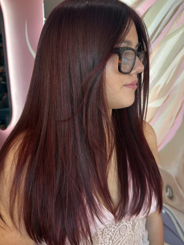 A little cherry 🍒 A little chocolate🍫A whole lot of WOW ✨

UC does it best 💖

#wellakolestonperfect ❤️

#UrbanChic #UCHair #ColourMagic #HairInspo