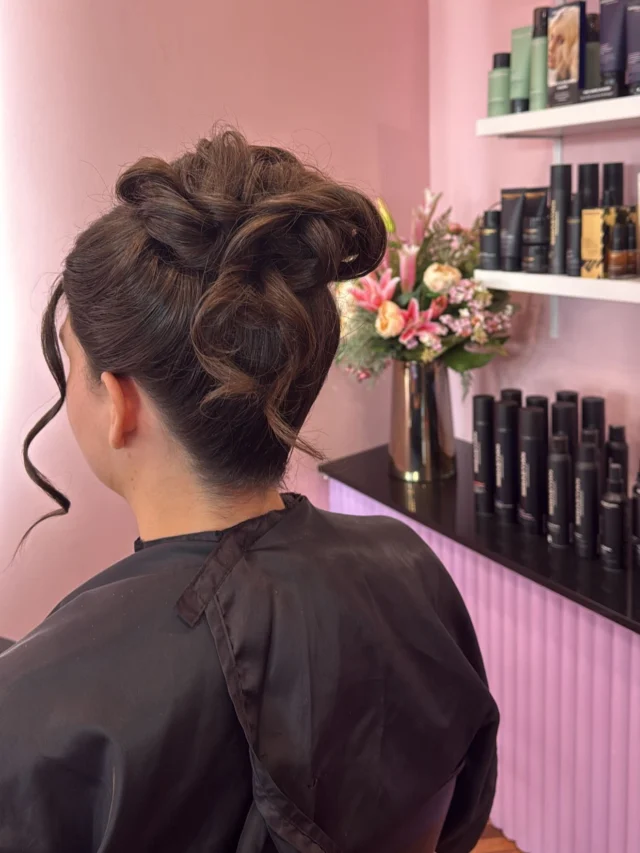 Channeling princess dairy vibes 👑

#formalseason #softupstyle #luxupstyle