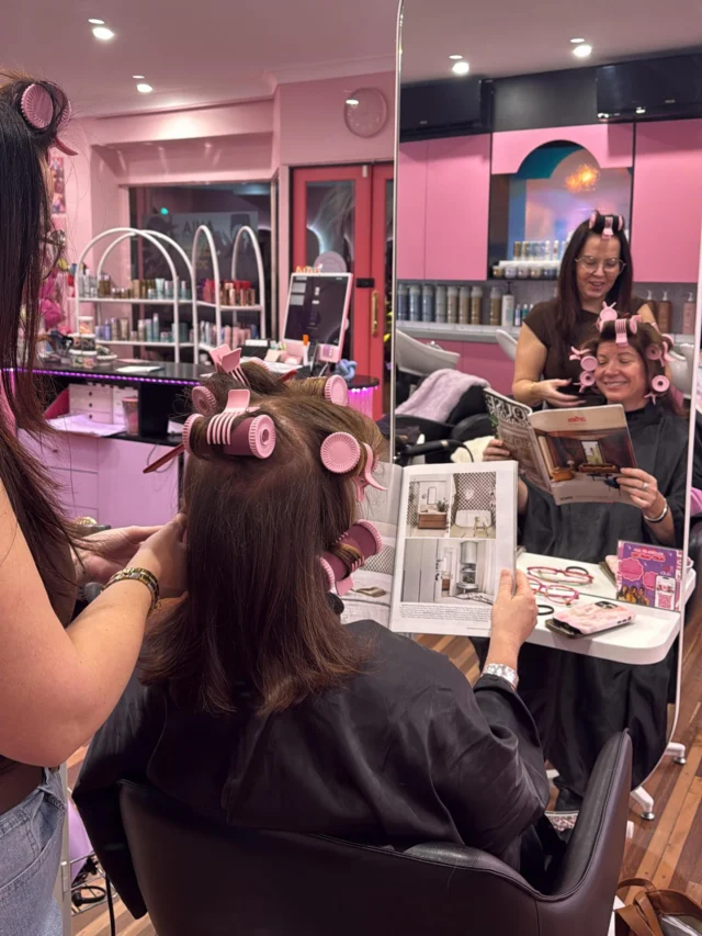 💗 If Barbie had a local salon!
She’d be sitting right here at UC 
Rollers in…
Catching up on her reading…
& leaving feeling fabulous. 🎀

Who thinks we should become stockiest of @mermade.hair #shoplocal #ashgrove #hairsalons