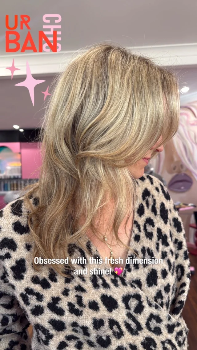 Make Me Blonde…But Keep It dimensional 💫

Hair By @amy_urbanchic_ 
Using @wellapro_anz 

#ashgrove #brisbanehairdresser #blondehair 
livedinhaircolor