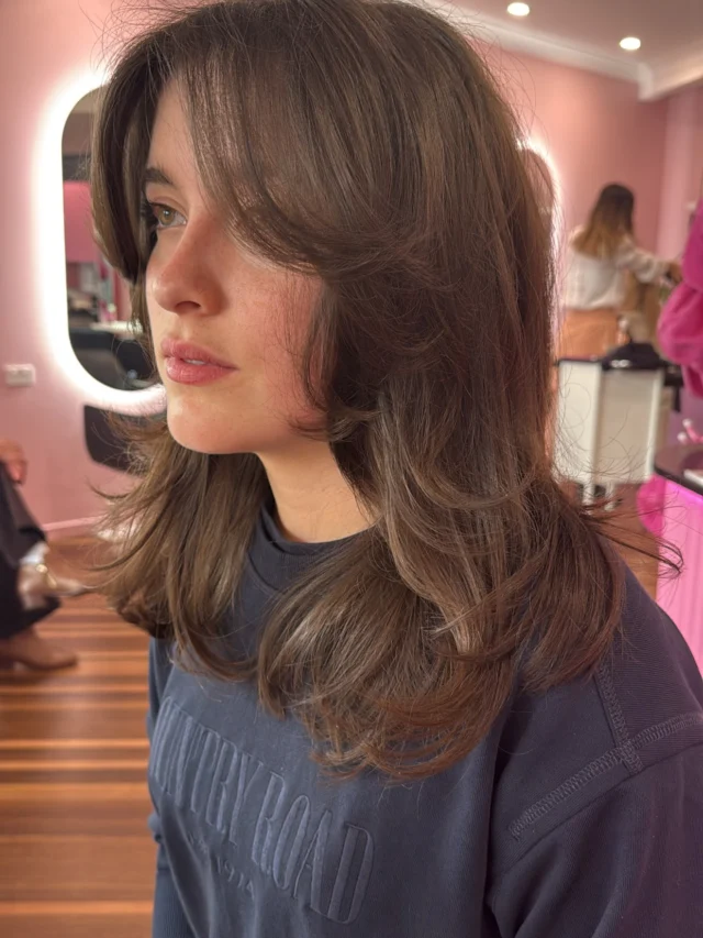 Are you team layers or one-length? ↓

LAYERS ARE BACK…
🔥 I’m obsessed
✂️ Book me in