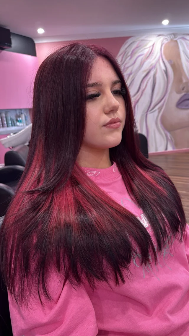 Cherry cola with a little pink peeking through? Oh, she’s cute 🍒💗

Hair By @amy_urbanchic_ 

#brisbanehairsalon #ashgrove #colourspecialist #wella #cherrycola